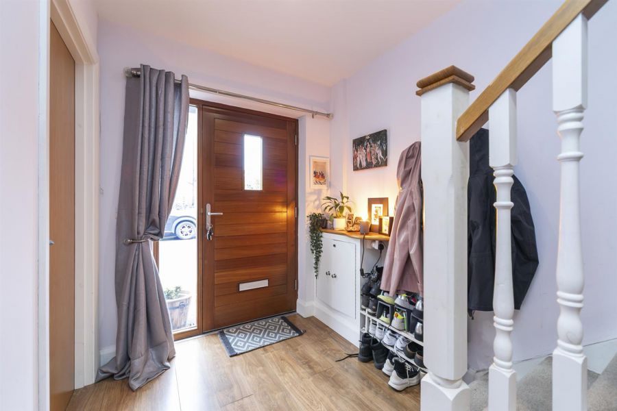 2 Victoria Close