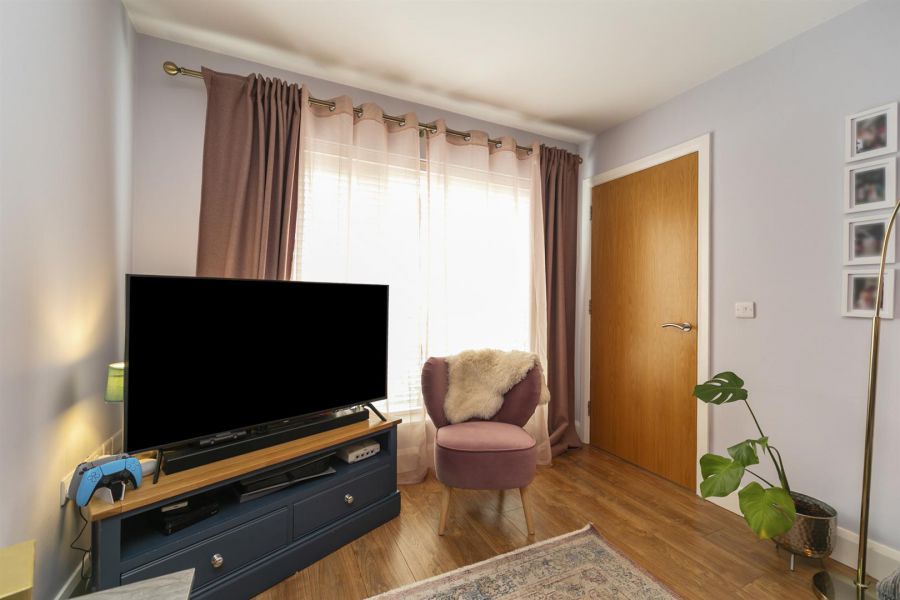 2 Victoria Close