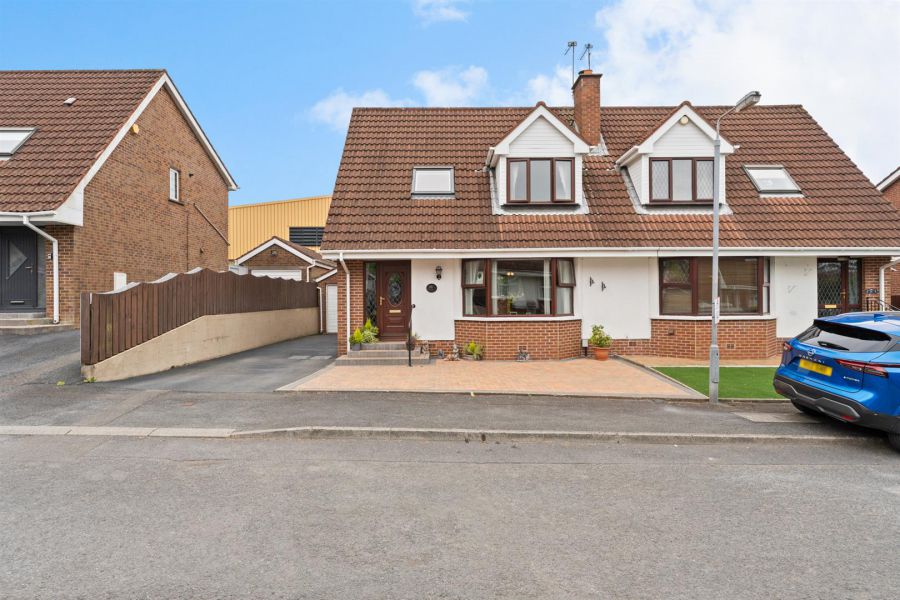 33 Hanwood Farm, dundonald, dundonald belfast, BT16 1YA
