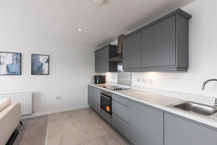 Apt 7, 1d Lewis Mews