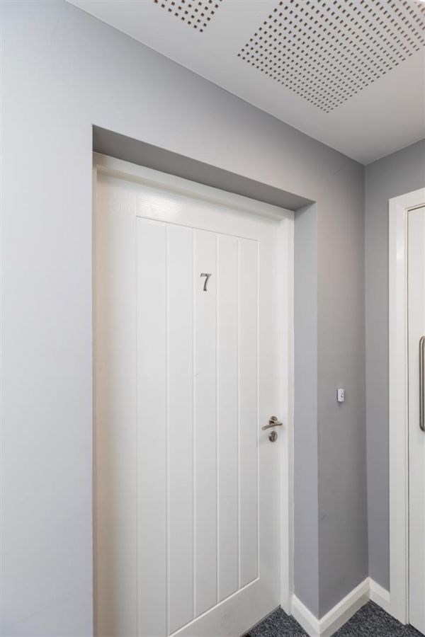 Apt 7, 1d Lewis Mews