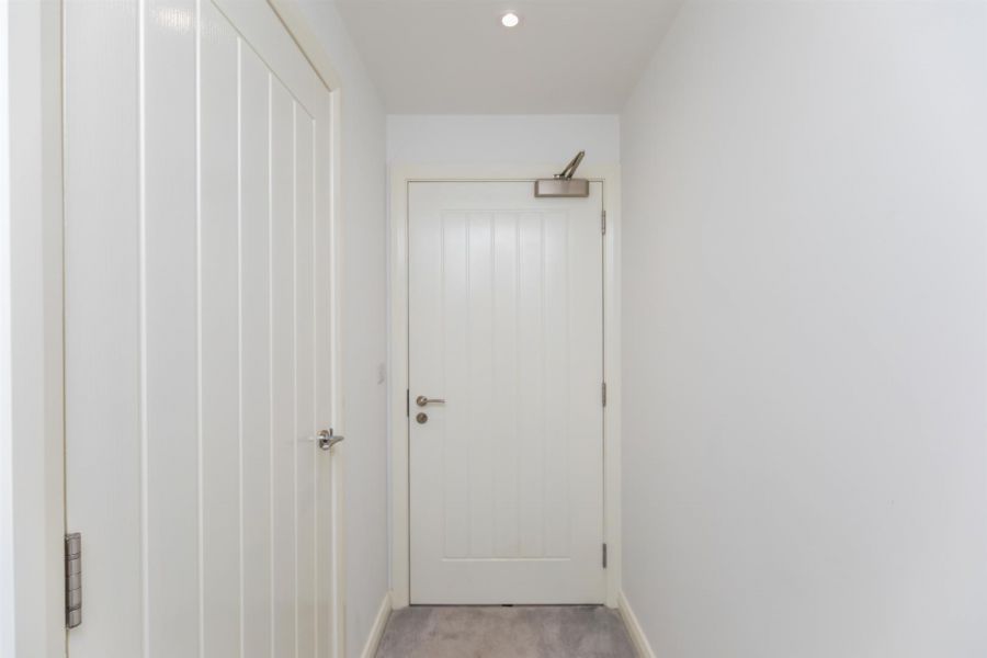 Apt 7, 1d Lewis Mews