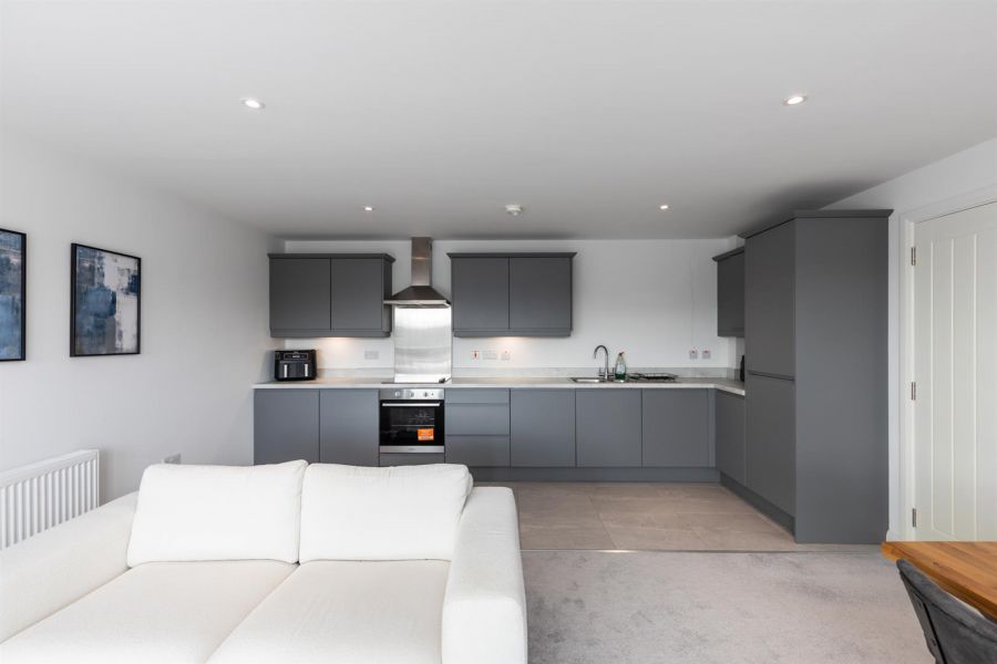 Apt 7, 1d Lewis Mews