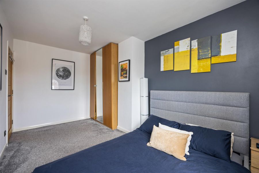 136 Ashmount Park