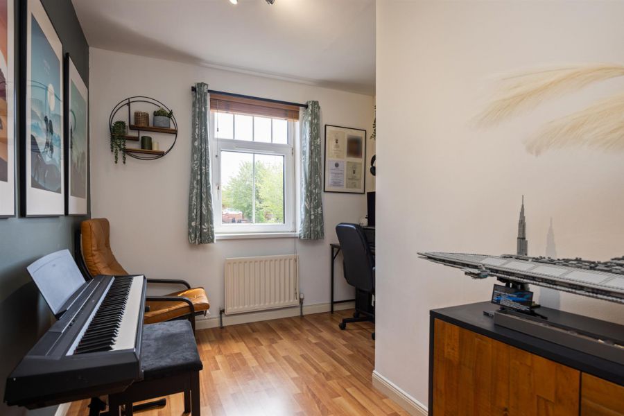 136 Ashmount Park