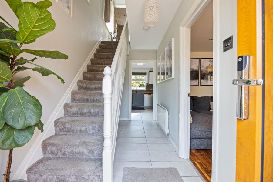 136 Ashmount Park