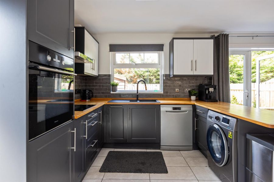 136 Ashmount Park