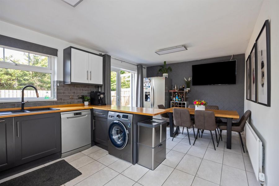 136 Ashmount Park