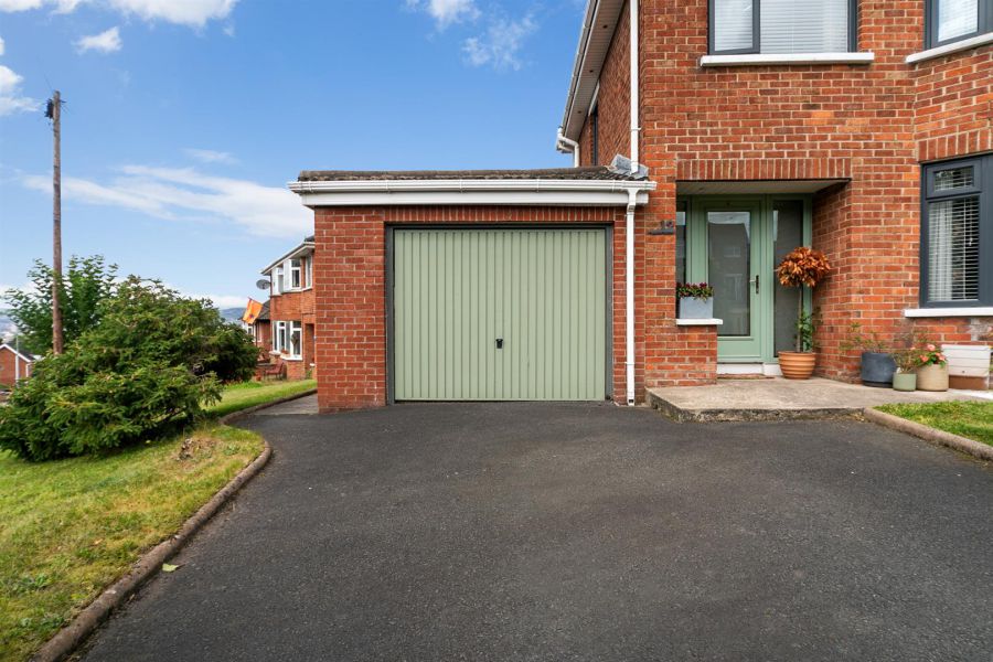 12 Glenview Crescent