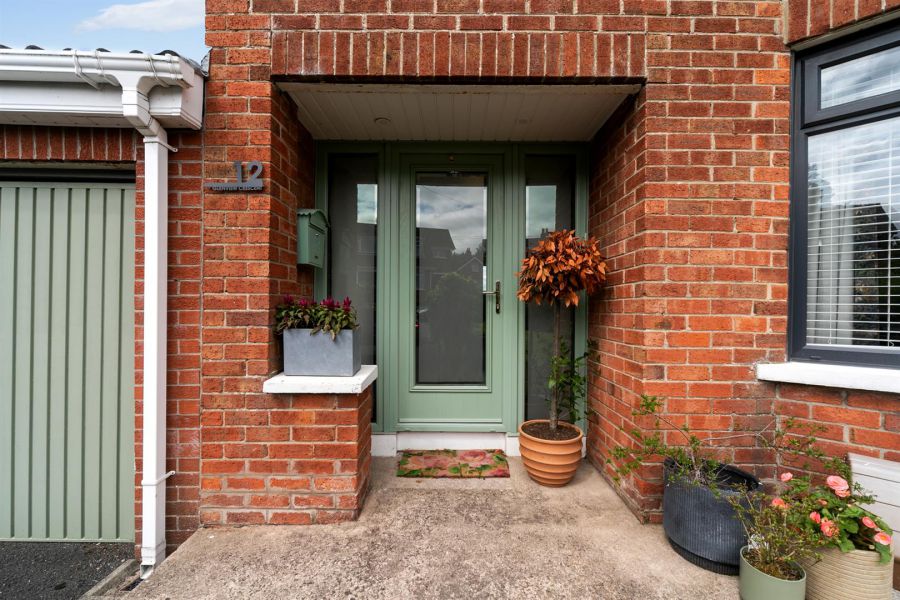 12 Glenview Crescent