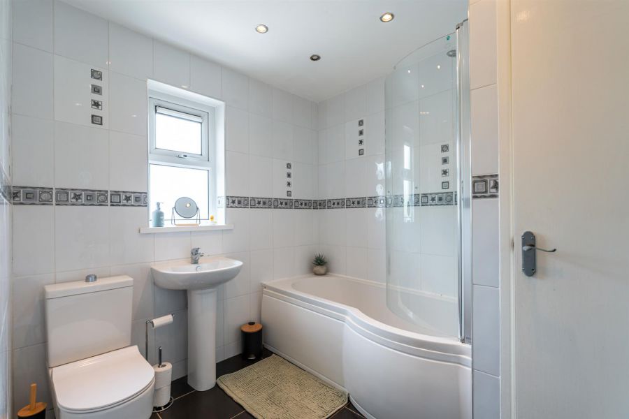 8 Avoniel Road