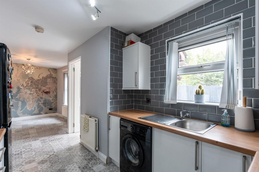 8 Avoniel Road