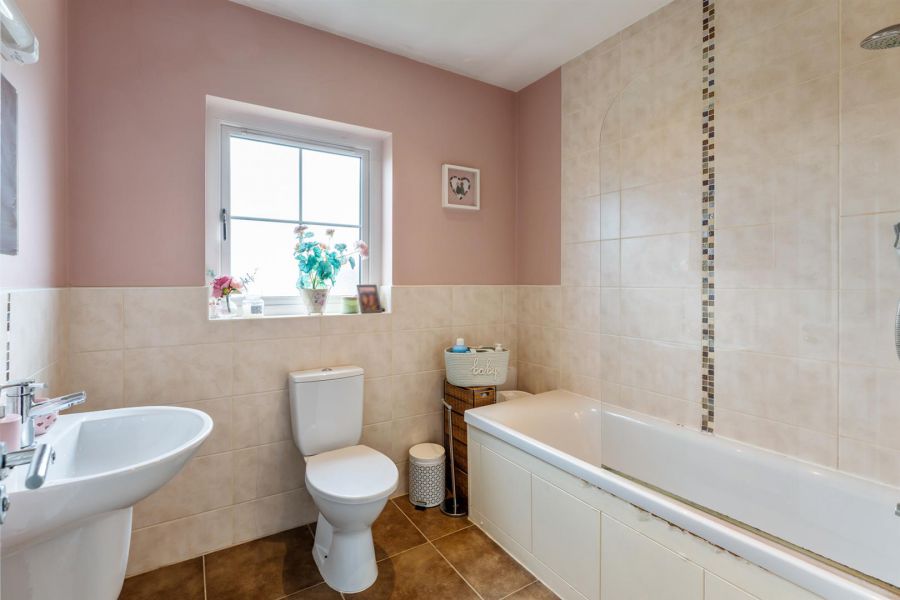 28 Coopers Mill Heights
