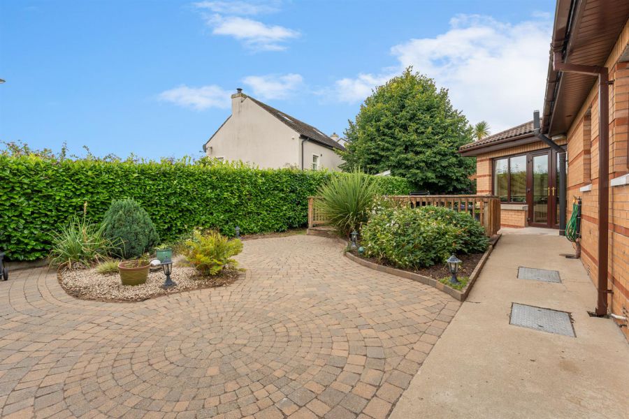 15 Grangewood Park