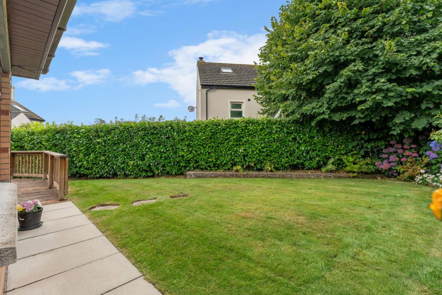 15 Grangewood Park