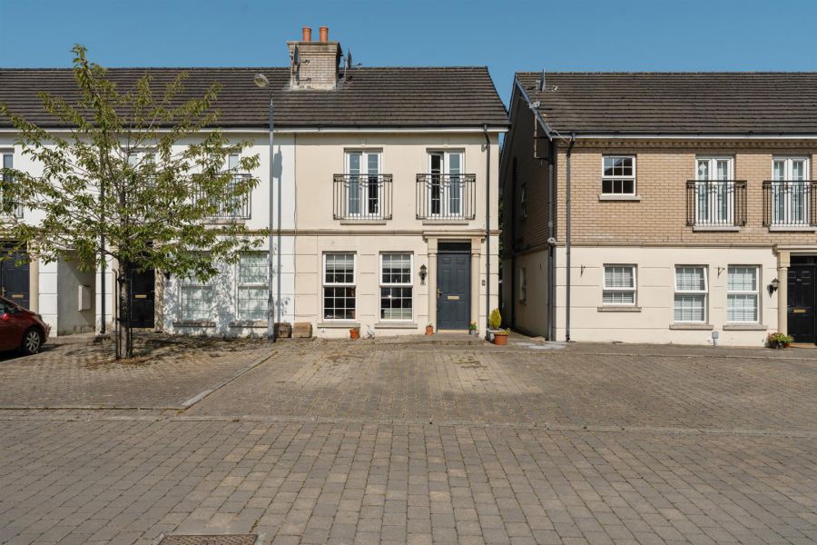 86 Leathem Square