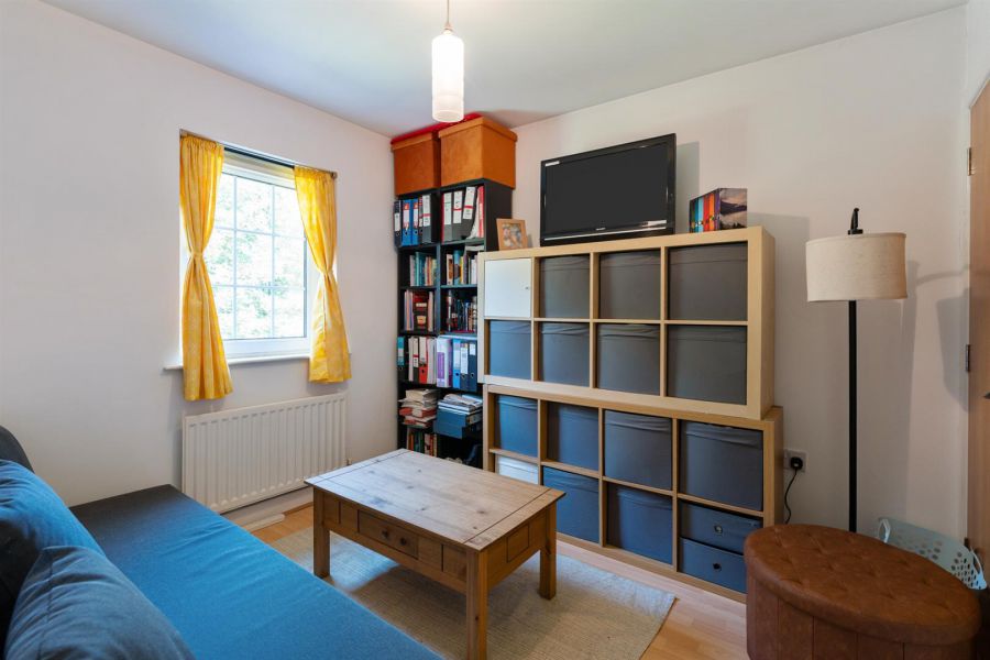 86 Leathem Square