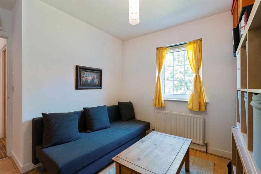 86 Leathem Square