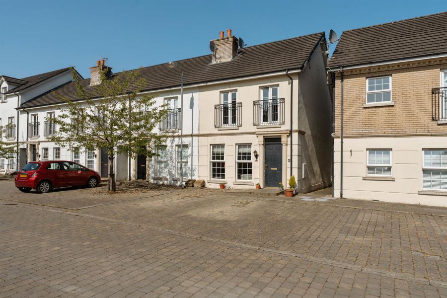 86 Leathem Square