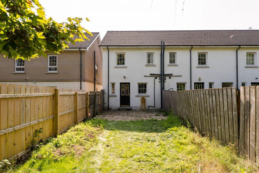 86 Leathem Square