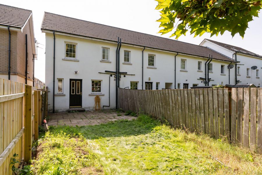 86 Leathem Square