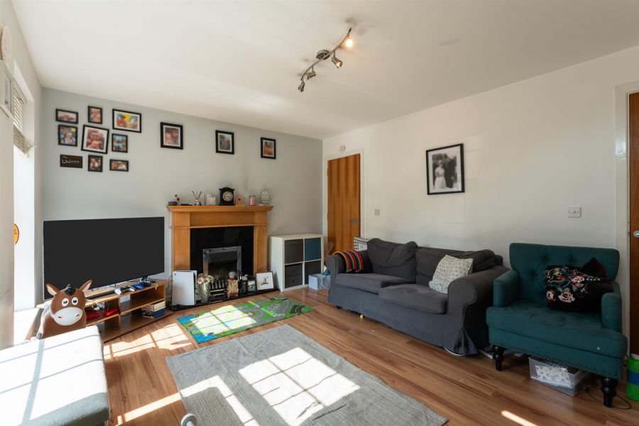 86 Leathem Square