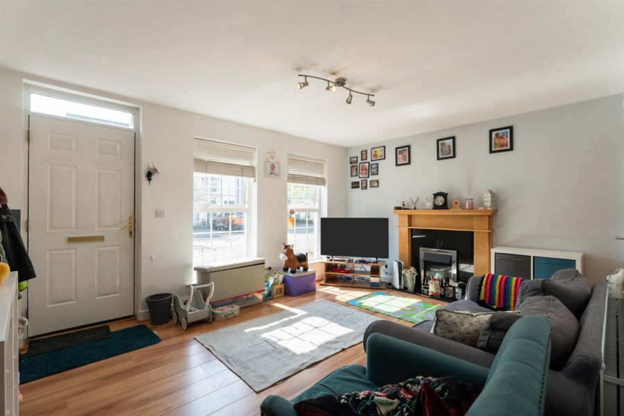 86 Leathem Square