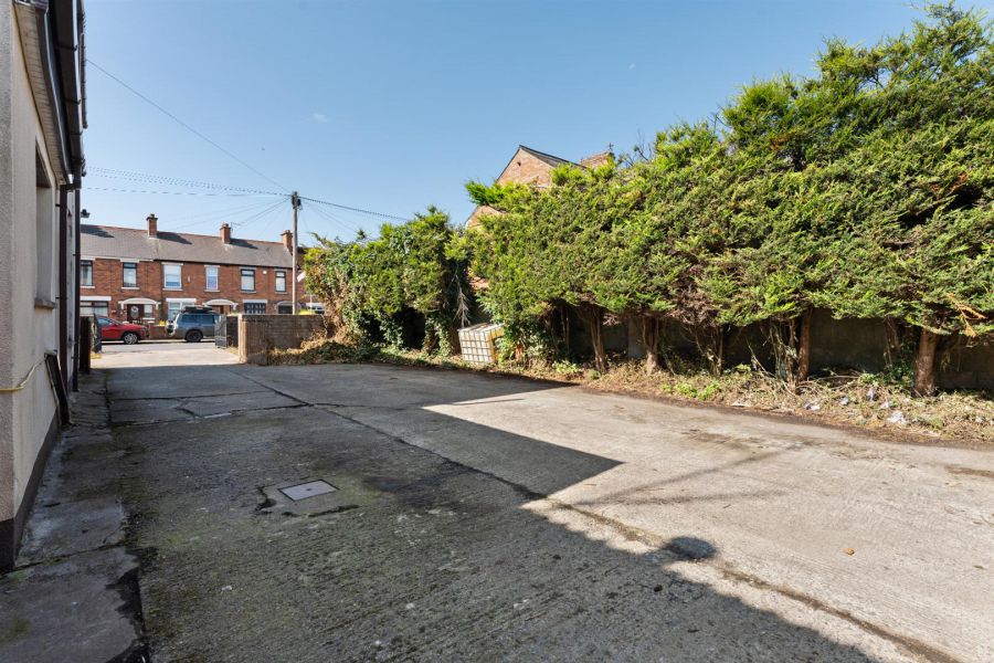 51 Larkfield Road