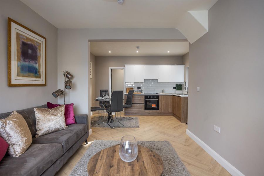 34 Dunraven Crescent