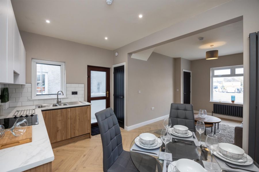 34 Dunraven Crescent