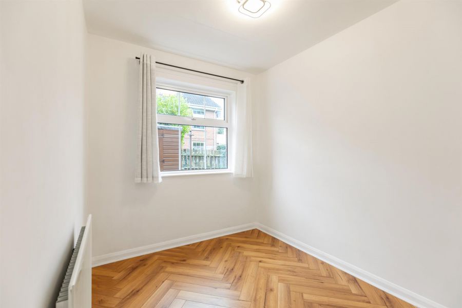 Apt 13 Earls Court, Bethany Street