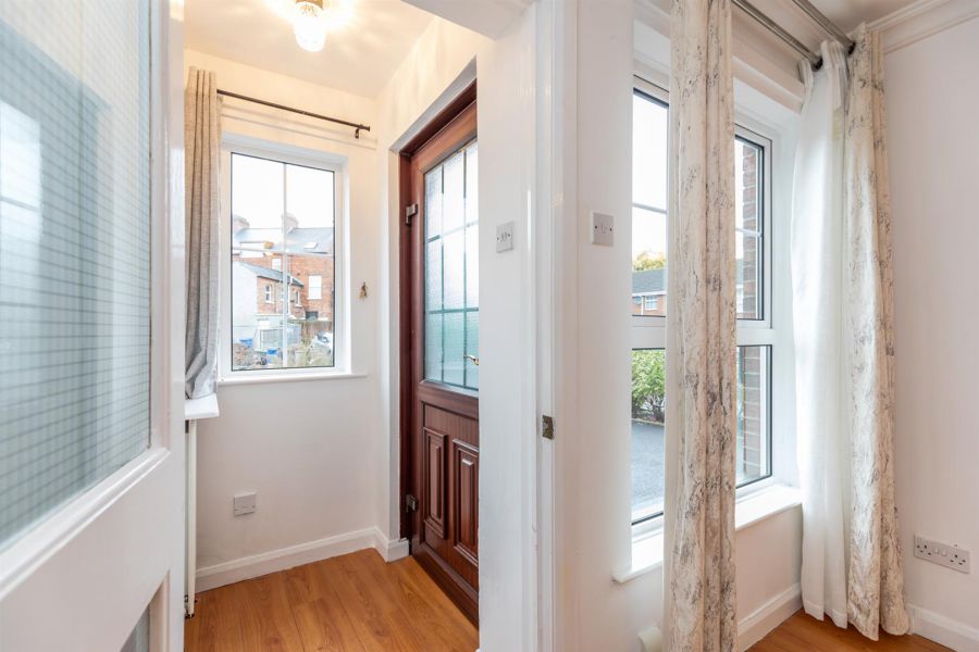 Apt 13 Earls Court, Bethany Street