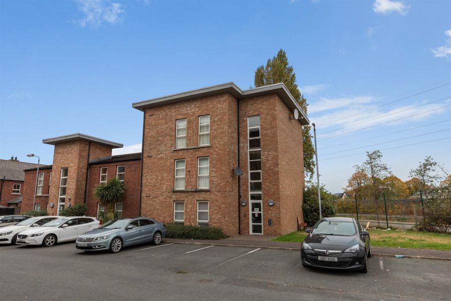 3 Lewis Mews