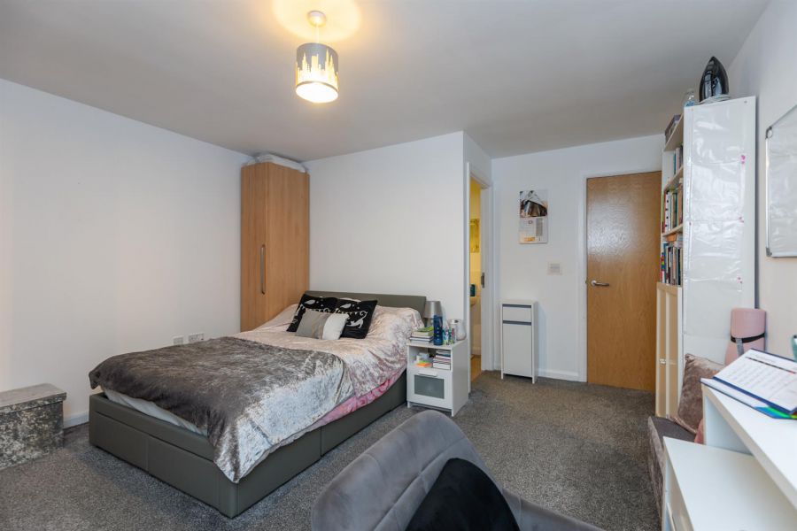 Apt 1, 3 Lewis Mews