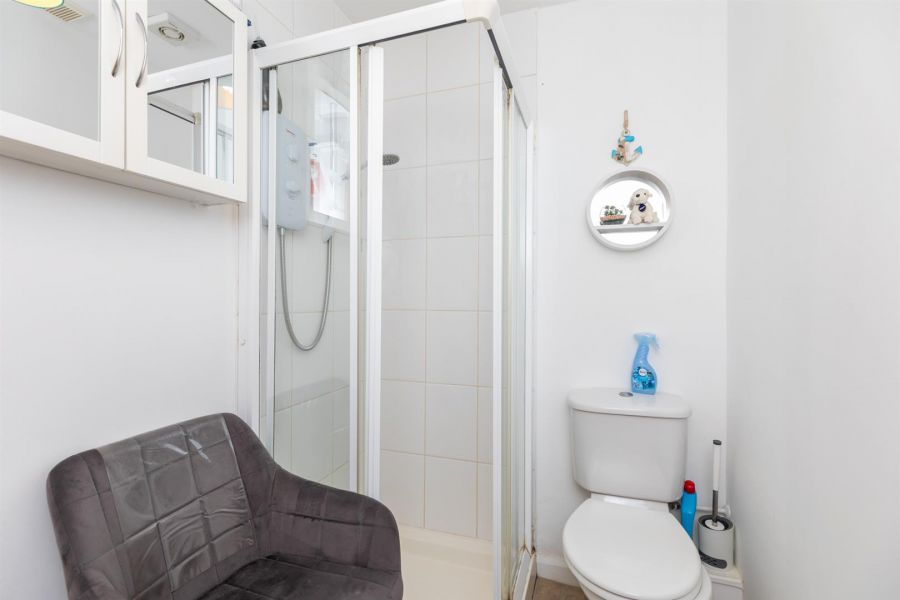 Apt 1, 3 Lewis Mews