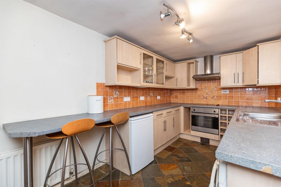 27 Belmont Avenue West