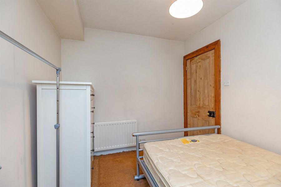 27 Belmont Avenue West