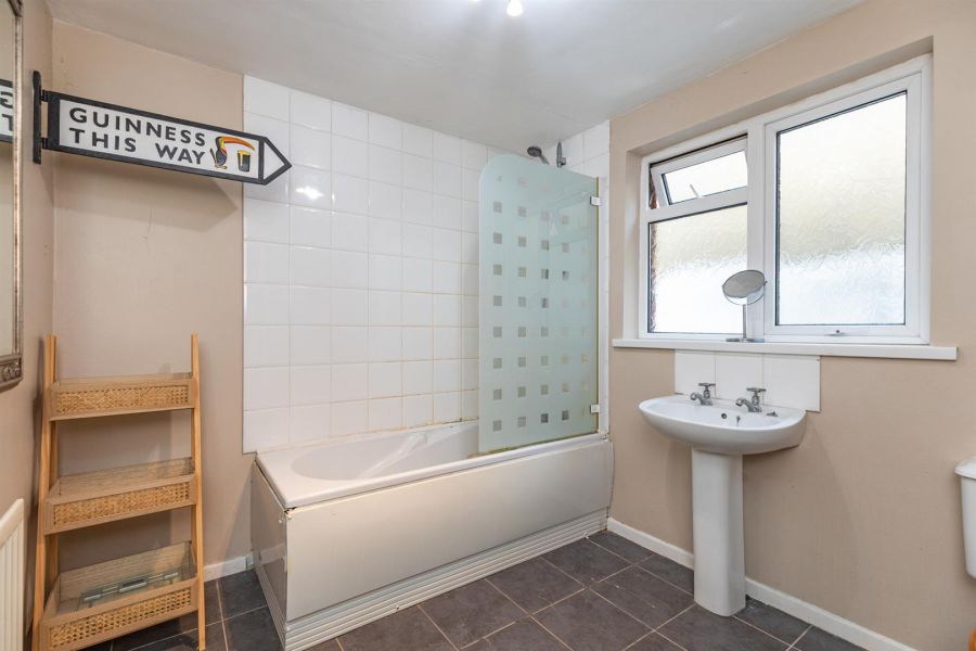 27 Belmont Avenue West