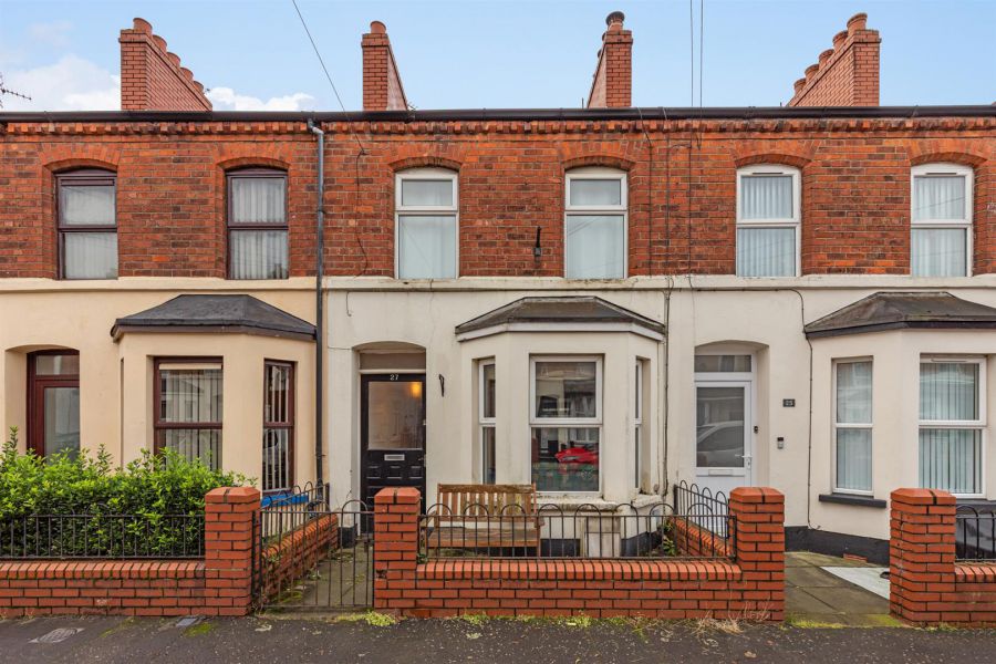 27 Belmont Avenue West