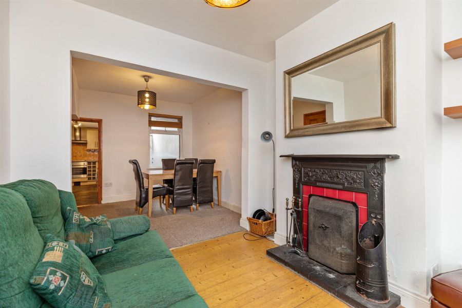 27 Belmont Avenue West