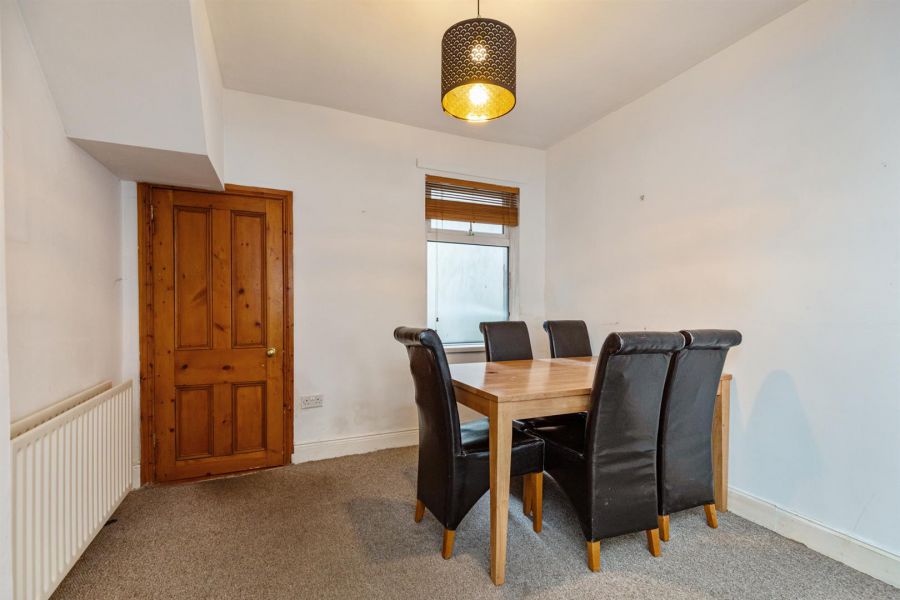 27 Belmont Avenue West