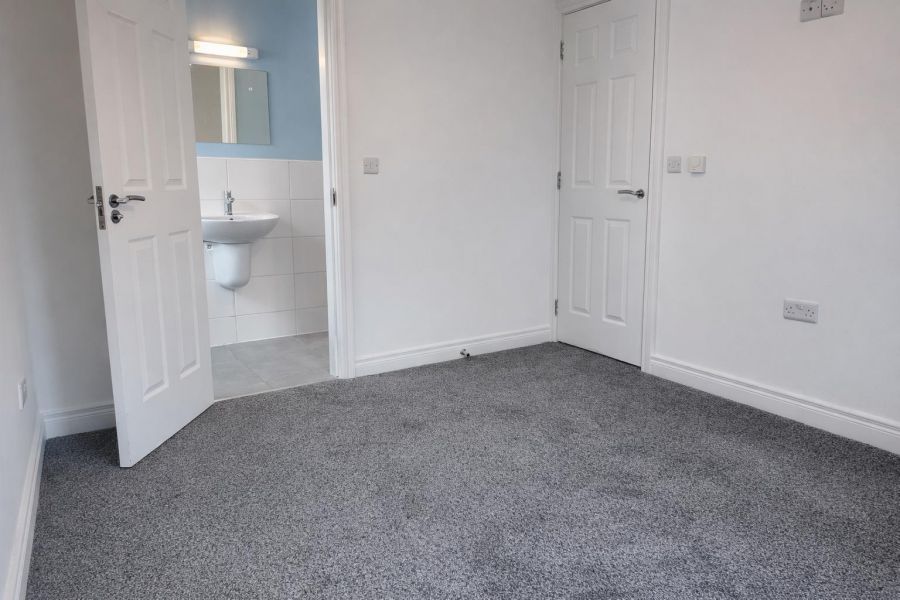 28 Coopers Mill Heights