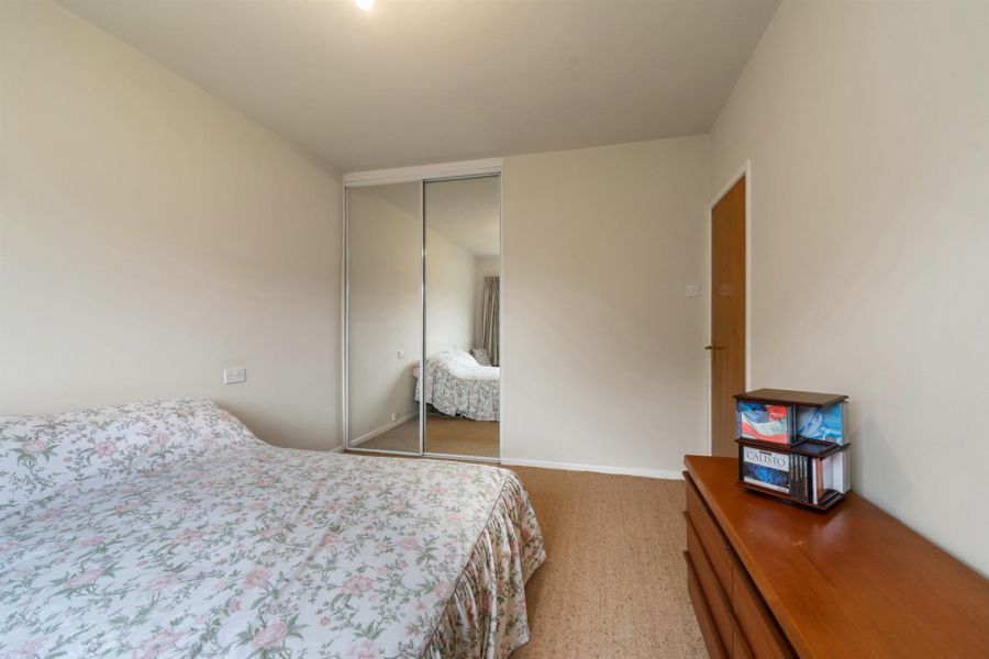 12 Finchley Park