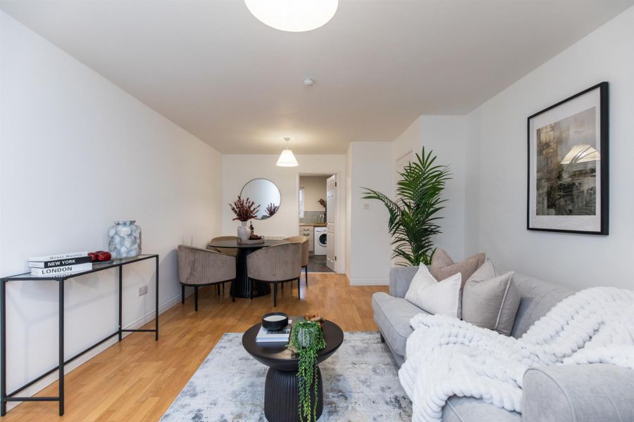 Apt 8 Parkgate Place