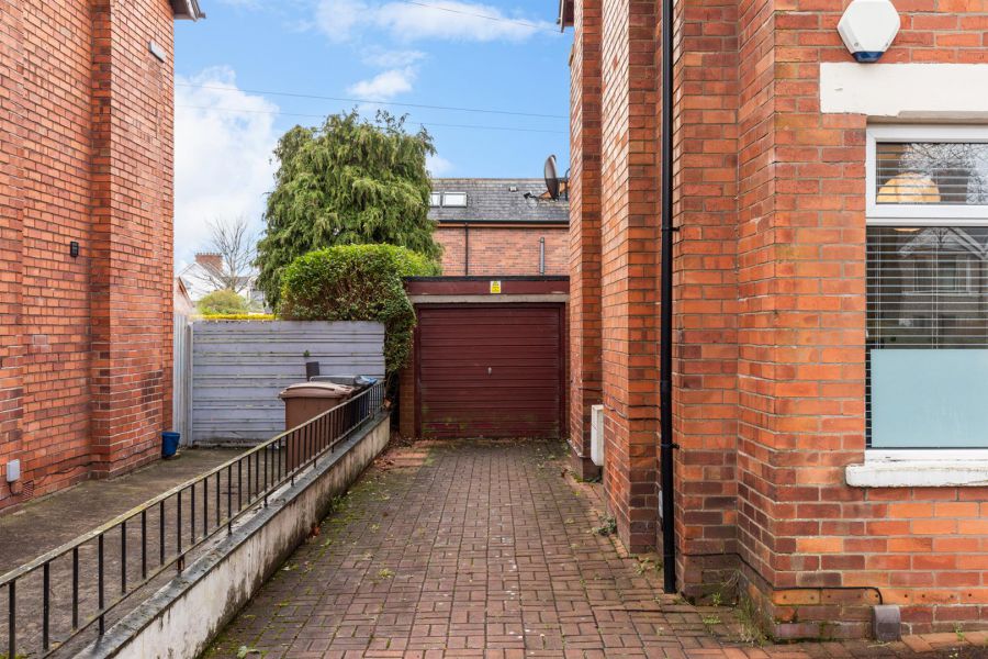 371 Castlereagh Road