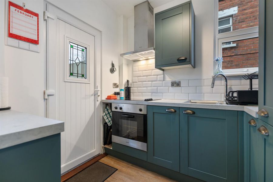 8 Kirkliston Gardens