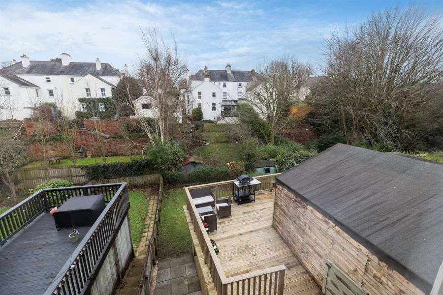 8 Kirkliston Gardens