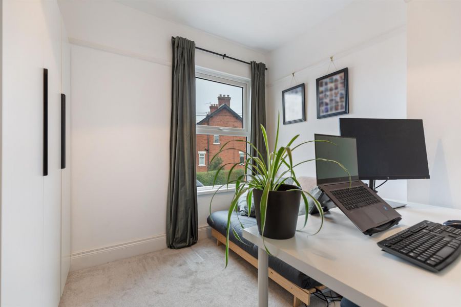 8 Kirkliston Gardens