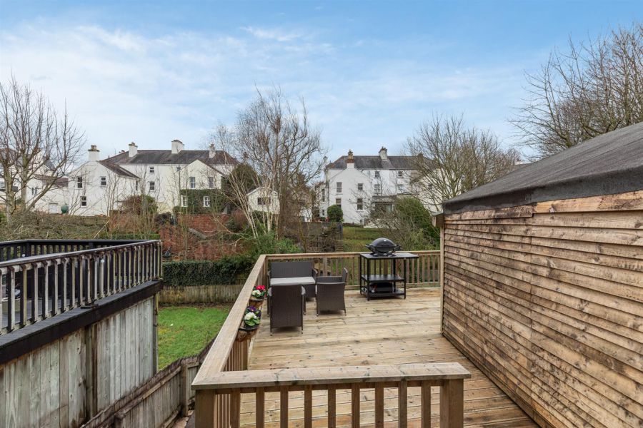 8 Kirkliston Gardens