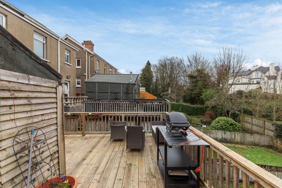 8 Kirkliston Gardens